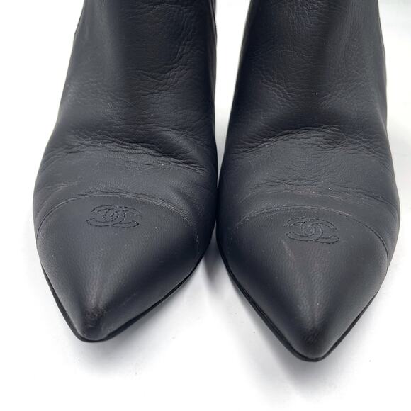 Chanel Wedge Booties Black Leather CC Logo Chain Pointed Ankle Sz 37.5 / 7.5 - Picture 5 of 11